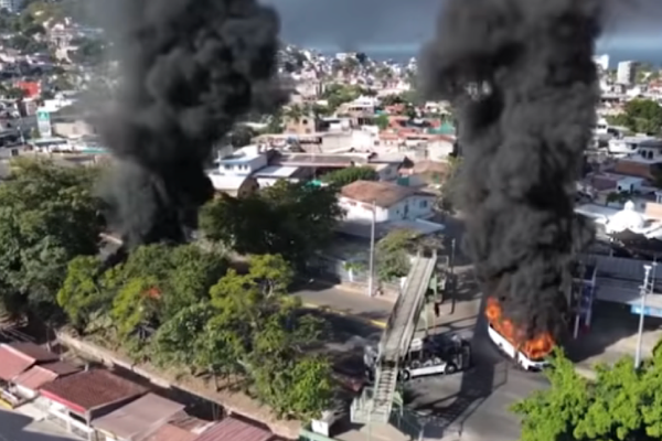 Meksika’da uyuşturucu karteli liderinin öldürmesinin ardından şiddet olayları patlak verdi