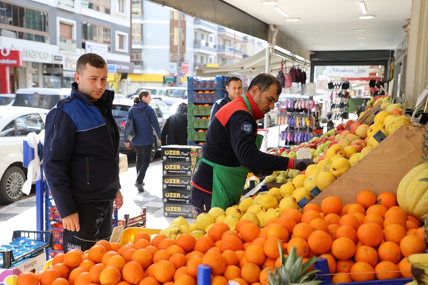 Menderes’te zabıta ekipleri denetimlerini artırdı