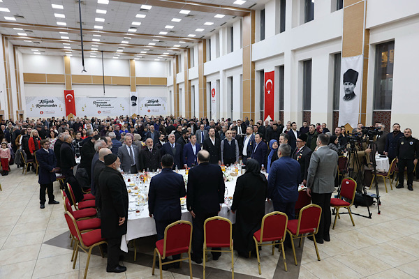 Başkan Özarslan, Ramazan’ın ilk iftarında şehit aileleri ile bir araya geldi