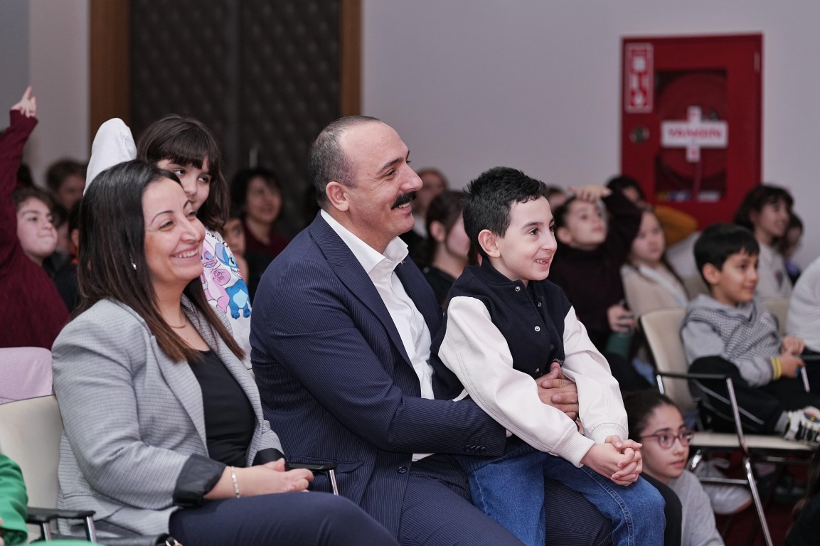 Konyaaltı’nda doğaçlama tiyatro oyunu sahnelendi