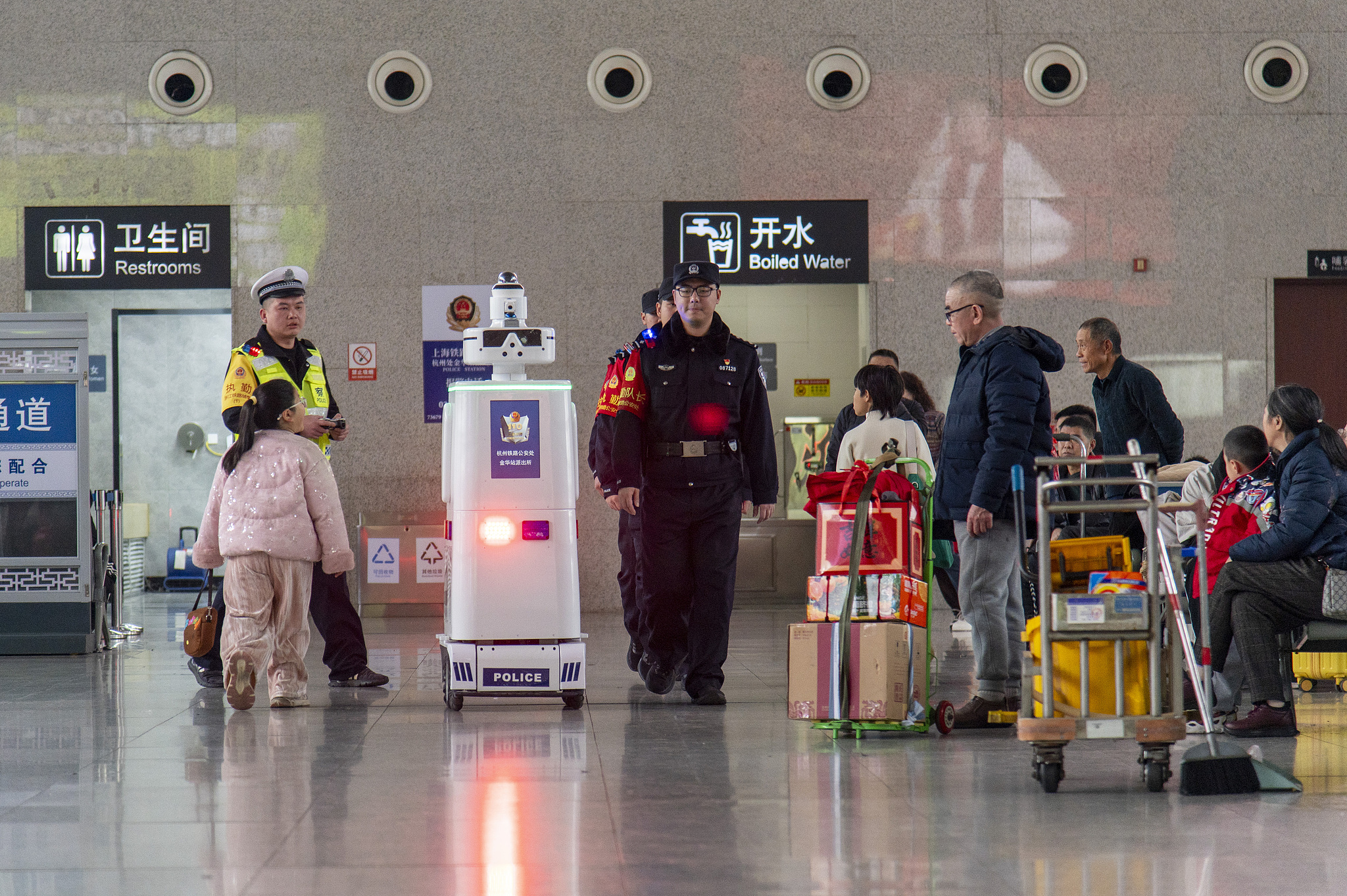 2026 Bahar Bayramı Trafiği başladı: Çin genelindeki yolcu hareketliliği artıyor