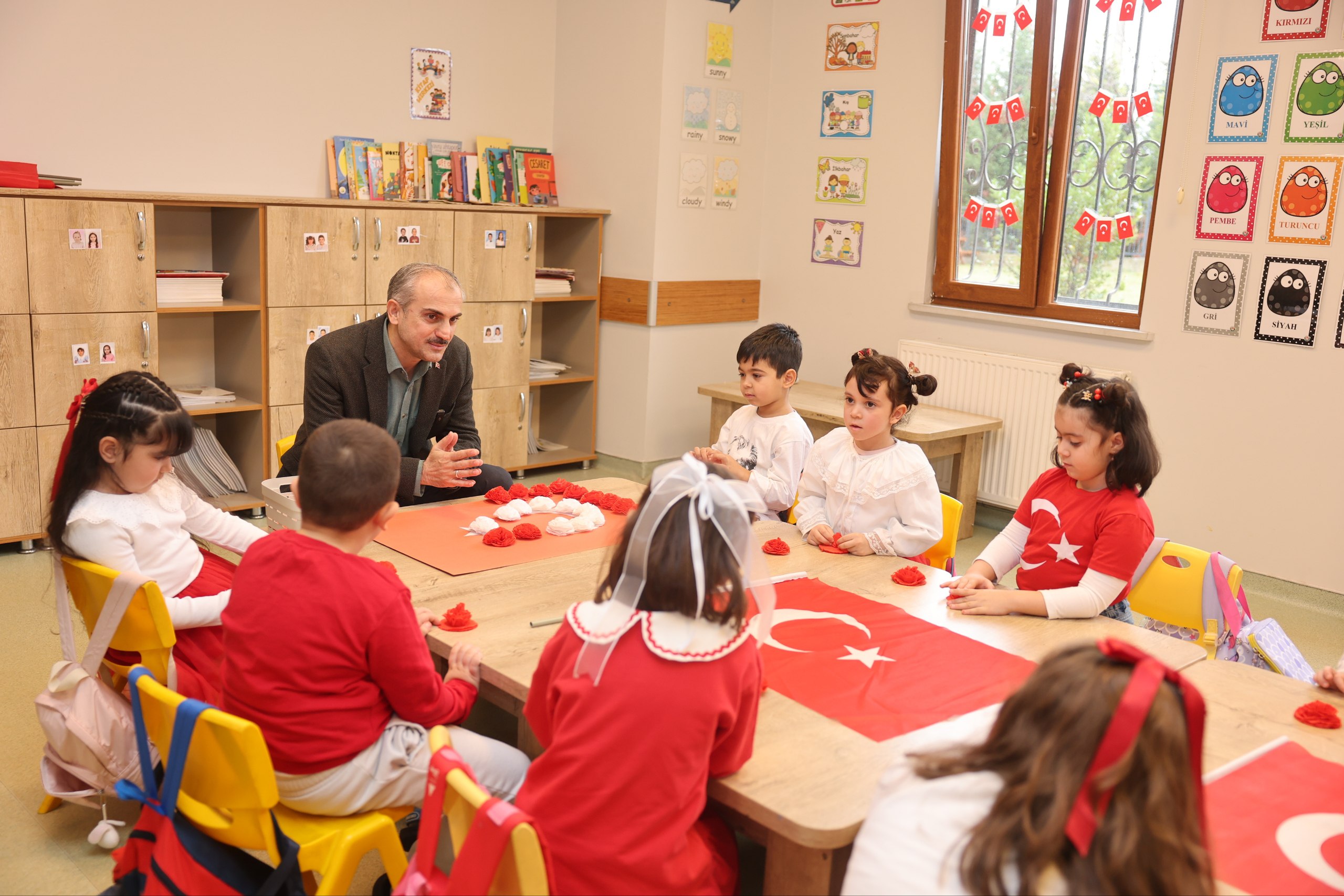 Başkan Çiftçi: Bayrak sevgisi en kıymetli değerdir