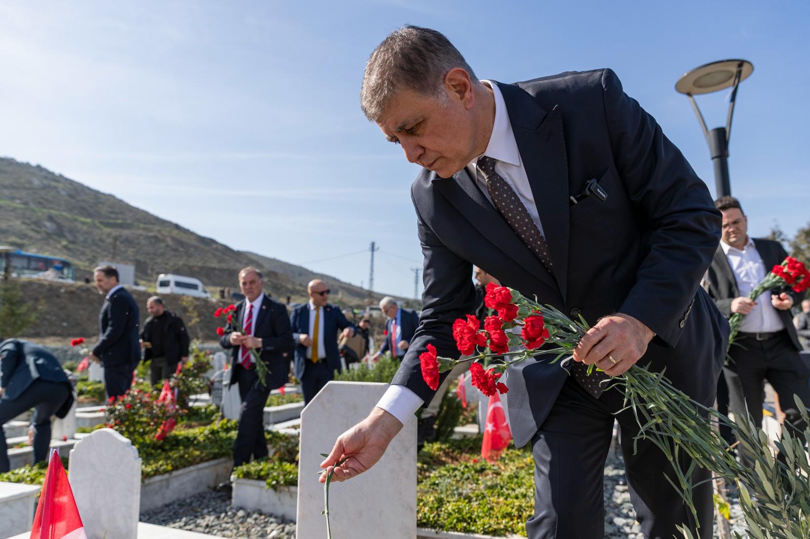 Başkan Tugay: Depremzedelere yönelik çabamız bundan sonra da sürecek