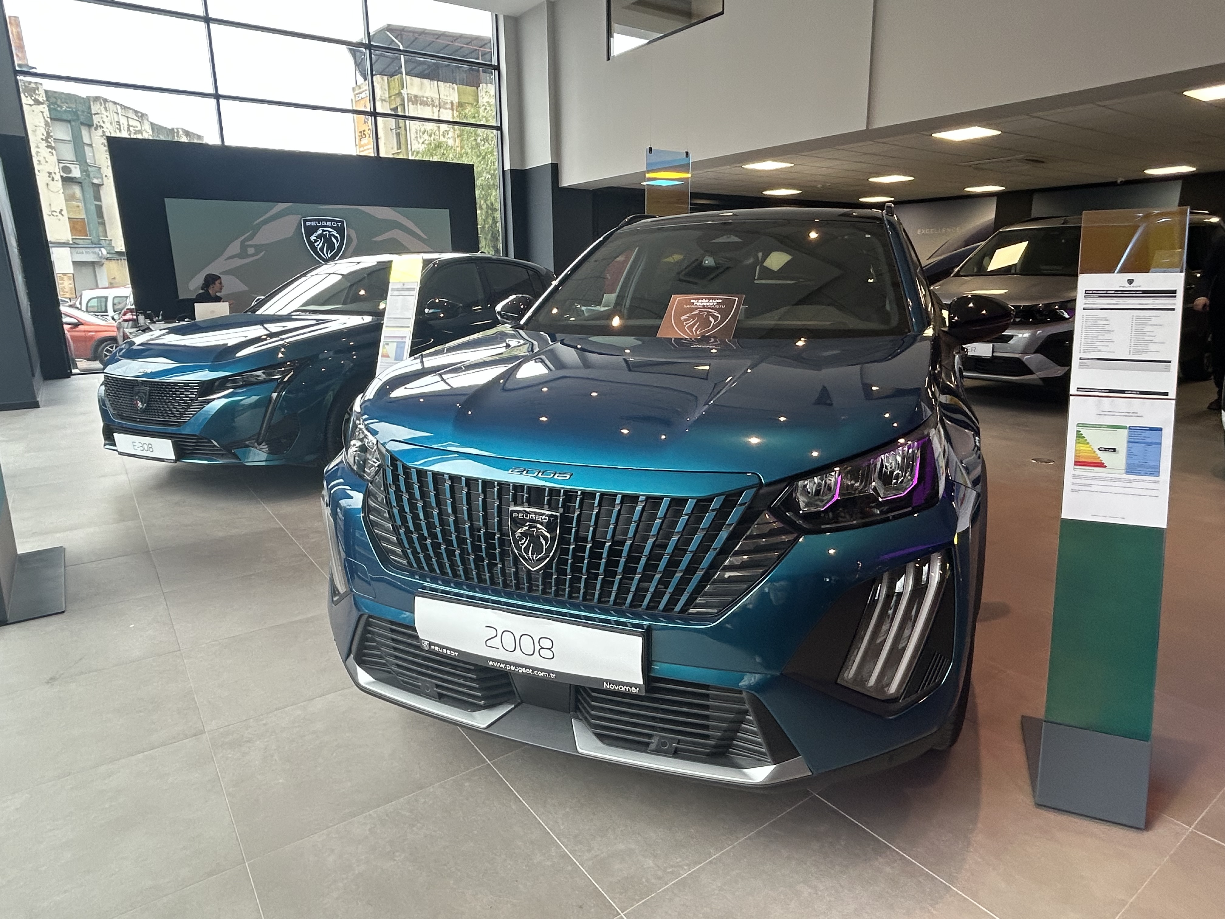 Üç markayı tek çatı altında birleştiren Novamer Otomotiv faaliyete başladı