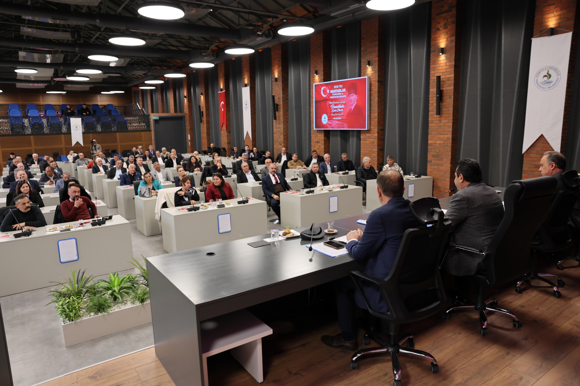 Başkan Ertemur, muhtarlarla bir araya geldi