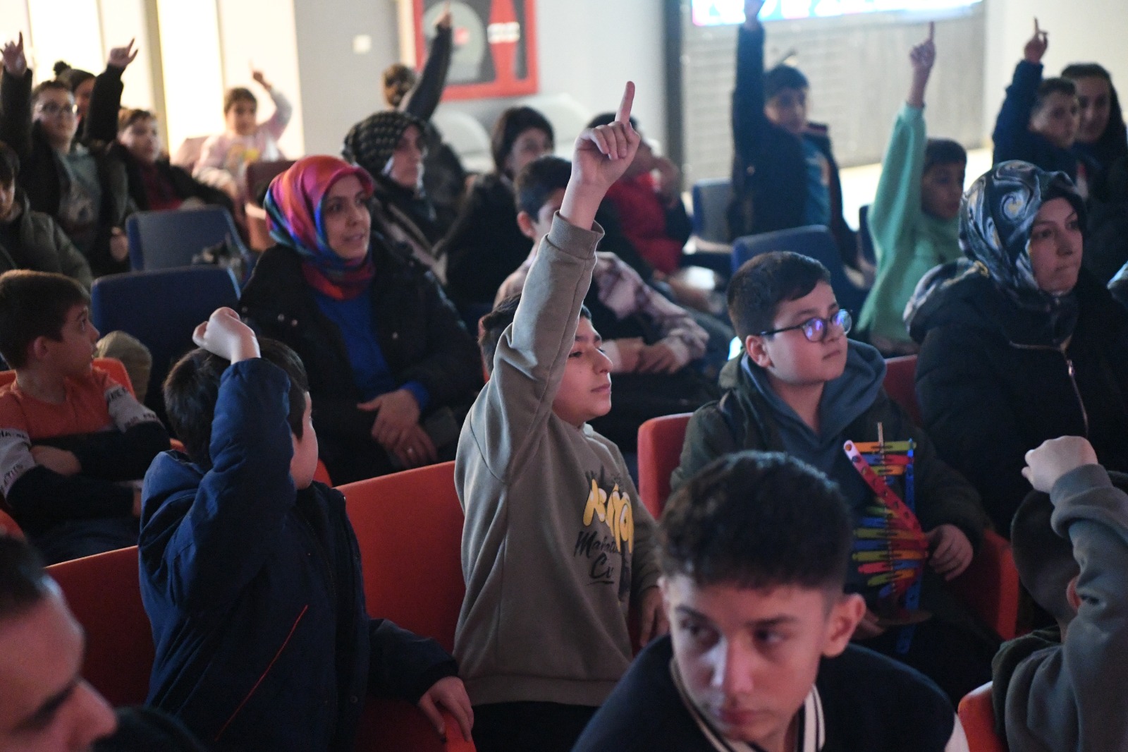 Mamak’ta çocuklar aileleriyle birlikte bilimi keşfetti