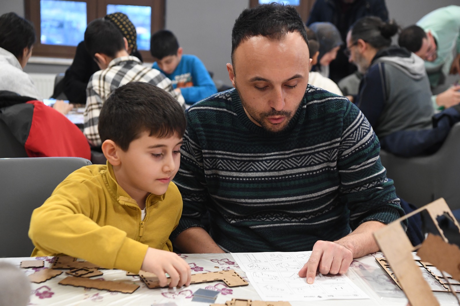 Mamak’ta çocuklar aileleriyle birlikte bilimi keşfetti