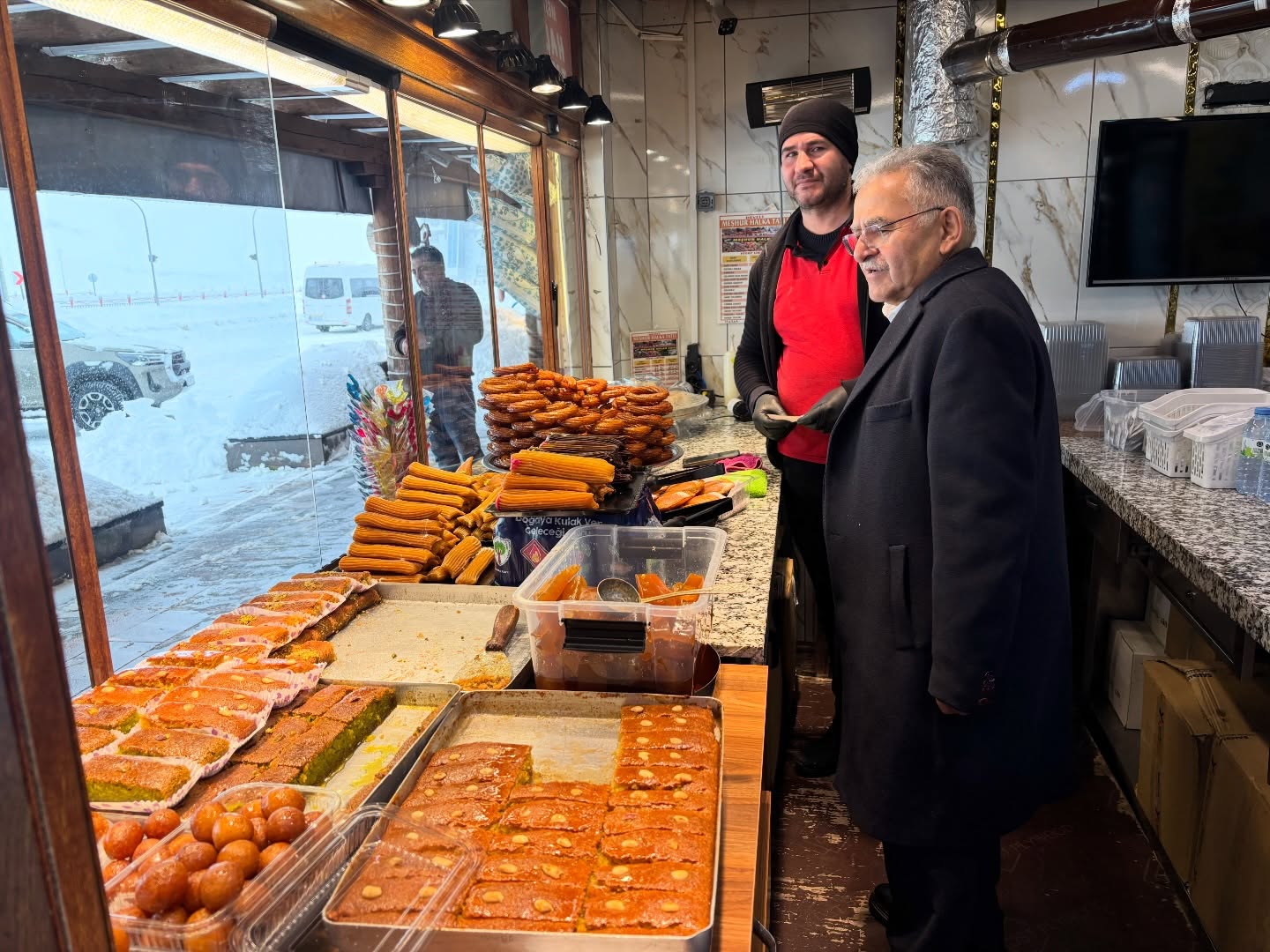 Başkan Büyükkılıç, Erciyes’te esnaflarla bir araya geldi