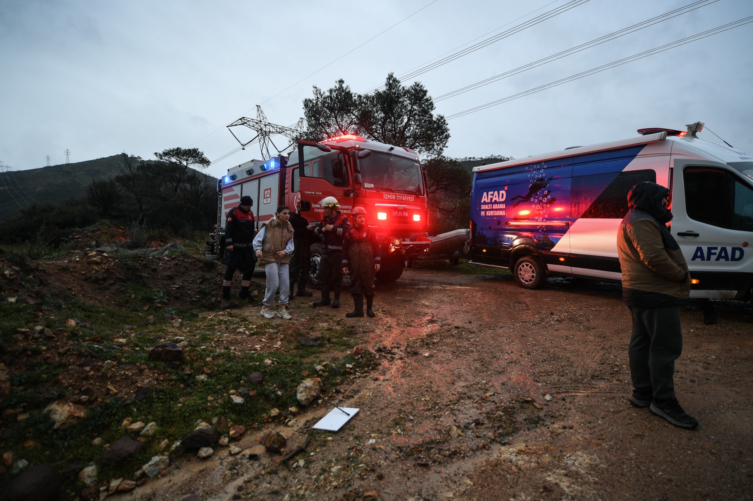 İzmir’de sağanak sonrası kurtarma operasyonu