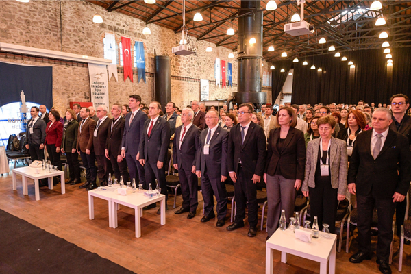 İzmir’de “Sağlıklı Körfez” konferansı başladı