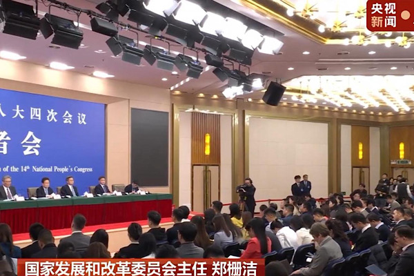 “İmalat ve hizmet sektörleri, her yıl milyonlarca kişiye istihdam sağlıyor”