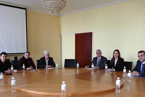 Shtonova, sosyal ortaklarla diyalog sürecini başlattı