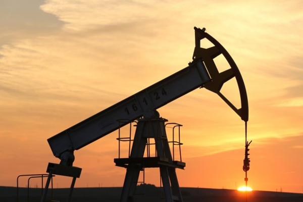 Brent petrol 12 Mart Perşembe gününü 100.46 dolar seviyesinde kapattı