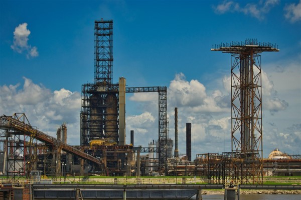 Brent petrol 90 dolar çevresinde tutunmaya çalışıyor