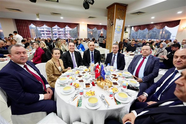 Manisa’da Balkan heyetinin katılımıyla iftar programı düzenlendi