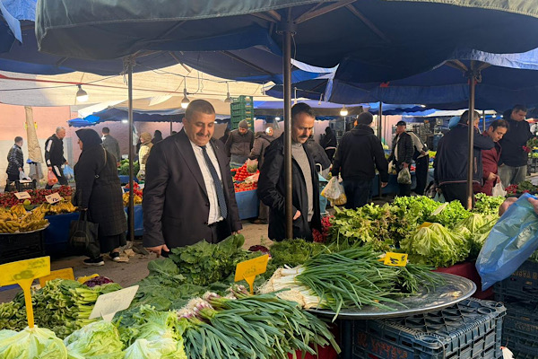 Vali Aktaş, Kozluk semt pazarında esnafı ziyaret etti