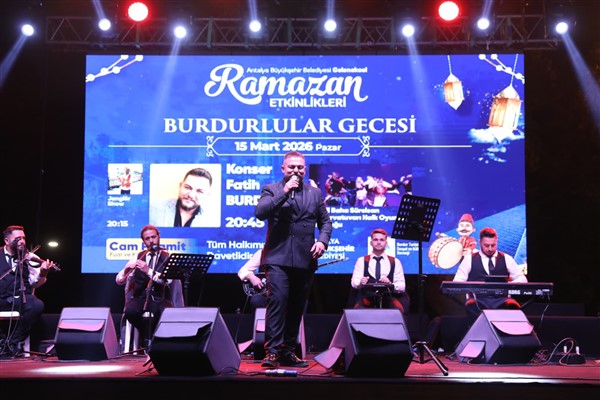 Antalya’da Ramazan etkinlikleri Cam Piramit’te sürdü