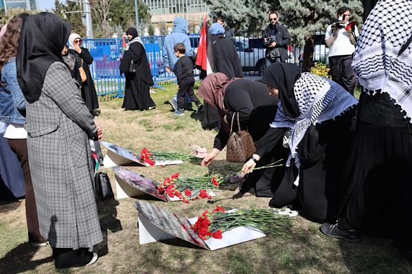 Saadet Partisi Kadın Kolları, İran’da katledilen 175 kız çocuğu için protesto yaptı