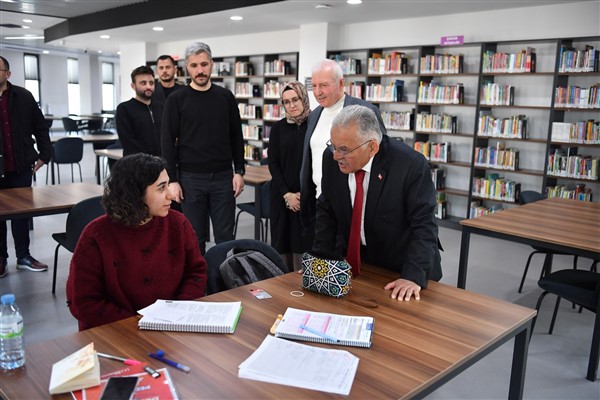 Büyükkılıç ve Boyraz, Talas Mevlana Sosyal Yaşam Merkezi’ni ziyaret etti