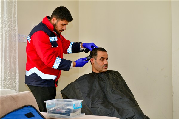 Esenyurt Belediyesi’nden bayram öncesi evde bakım desteği