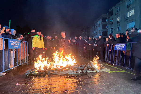 Bahçelievler’de baharın gelişi Nevruz ateşiyle kutlandı
