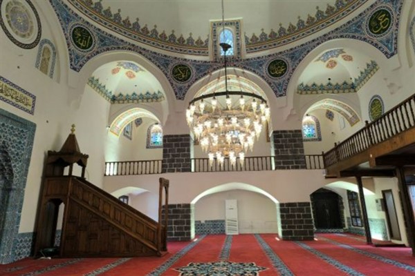 Üç tarihi cami Ramazan Bayramı’nda yeniden ibadete açılıyor