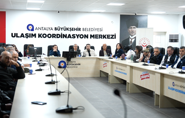 Antalya’da toplu ulaşım şoförlerine eğitim verildi