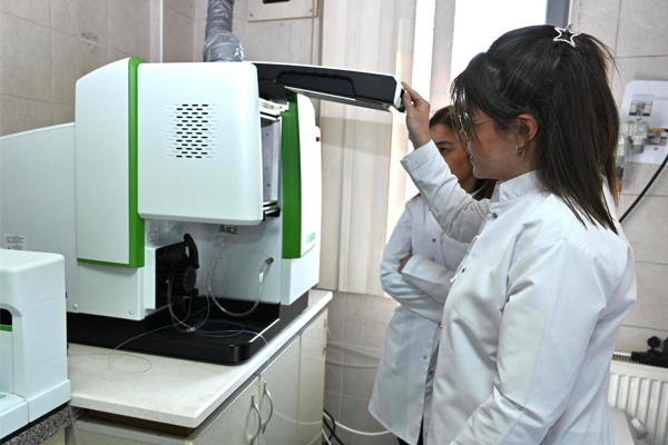 Salihli’de Yaprak, Toprak ve Su Analiz Laboratuvarı açıldı