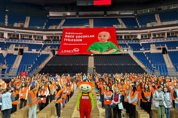 LÖSEV’den İstanbul’da koli koli mutluluk