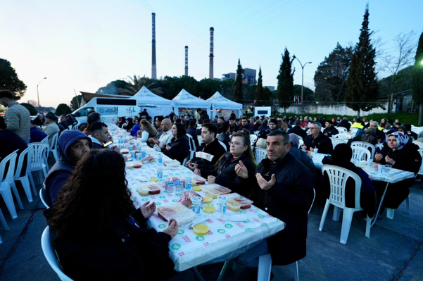 Büyükşehir’den Soma Termik Santrali işçileri için iftar verdi