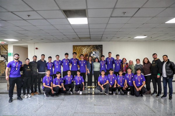 Kayapınar Belediyespor takımları il şampiyonu oldu