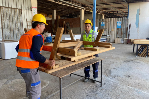 Belediye atölyelerinden kentin dört bir yanına üretim