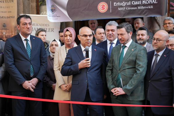 Başkan Köse, “Mukaddes Emanetler” sergisinin açılışına katıldı