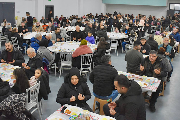 Edremit’te mahalle mahalle iftar sofraları kuruluyor