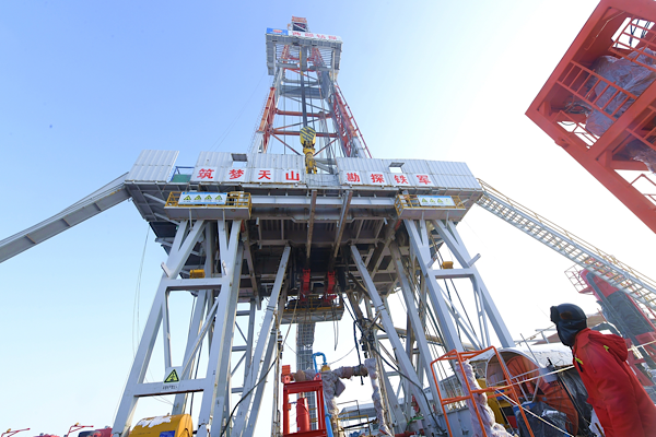 Xinjiang’daki Tianshan Gaz Sahası’nda üretim 1 milyar metreküpe ulaştı