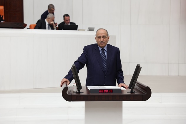 Yılmaz: 18-20 milyon kişiye sosyal yardım verilmesi övünülecek değil