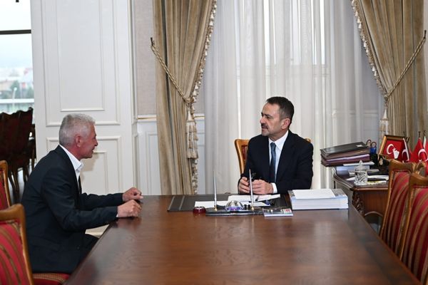 Kocaeli Valisi Aktaş vatandaşlarla bir araya geldi