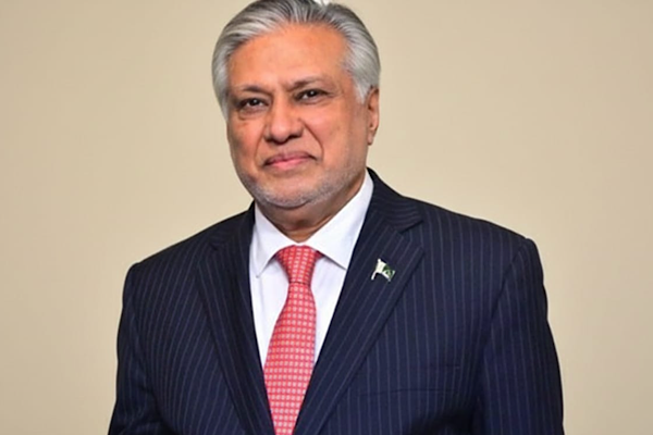 Pakistan Dışişleri Bakanı Dar, Katarlı mevkidaşı Al-Thani ile görüştü