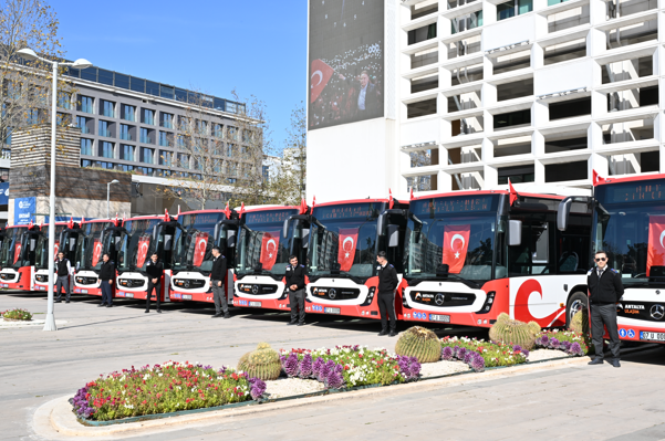 Antalya Büyükşehir Belediyesi toplu taşıma filosuna artırıyor