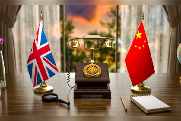 Wang Yi, İngiliz mevkidaşıyla telefon görüşmesi yaptı