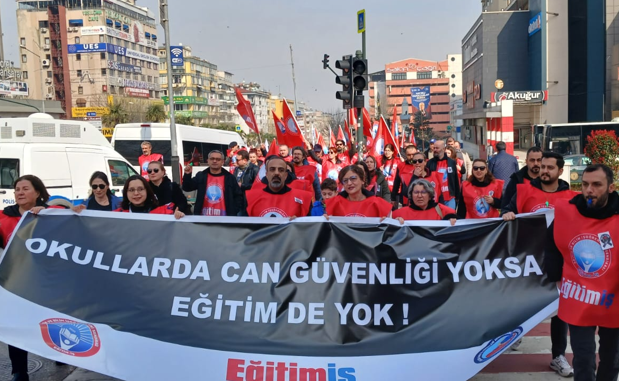 Bursa’da “Okulda Şiddete Dur” yürüyüşü