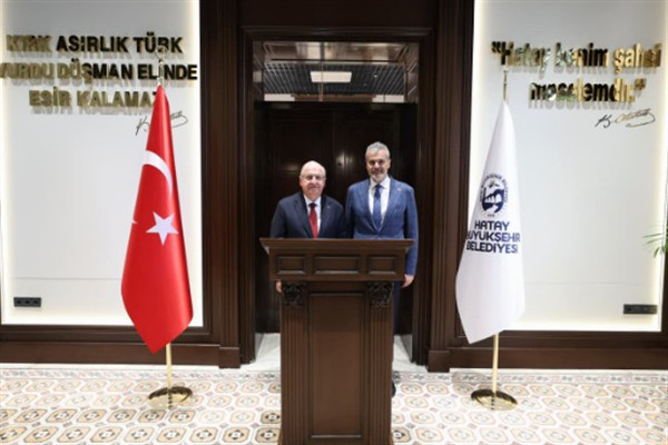 Bakan Güler, Hatay Büyükşehir Belediyesini ziyaret etti