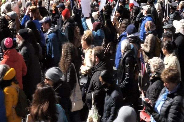 Manhattan’da ABD’nin Orta Doğu’daki askeri eylemlerine karşı protesto düzenlendi