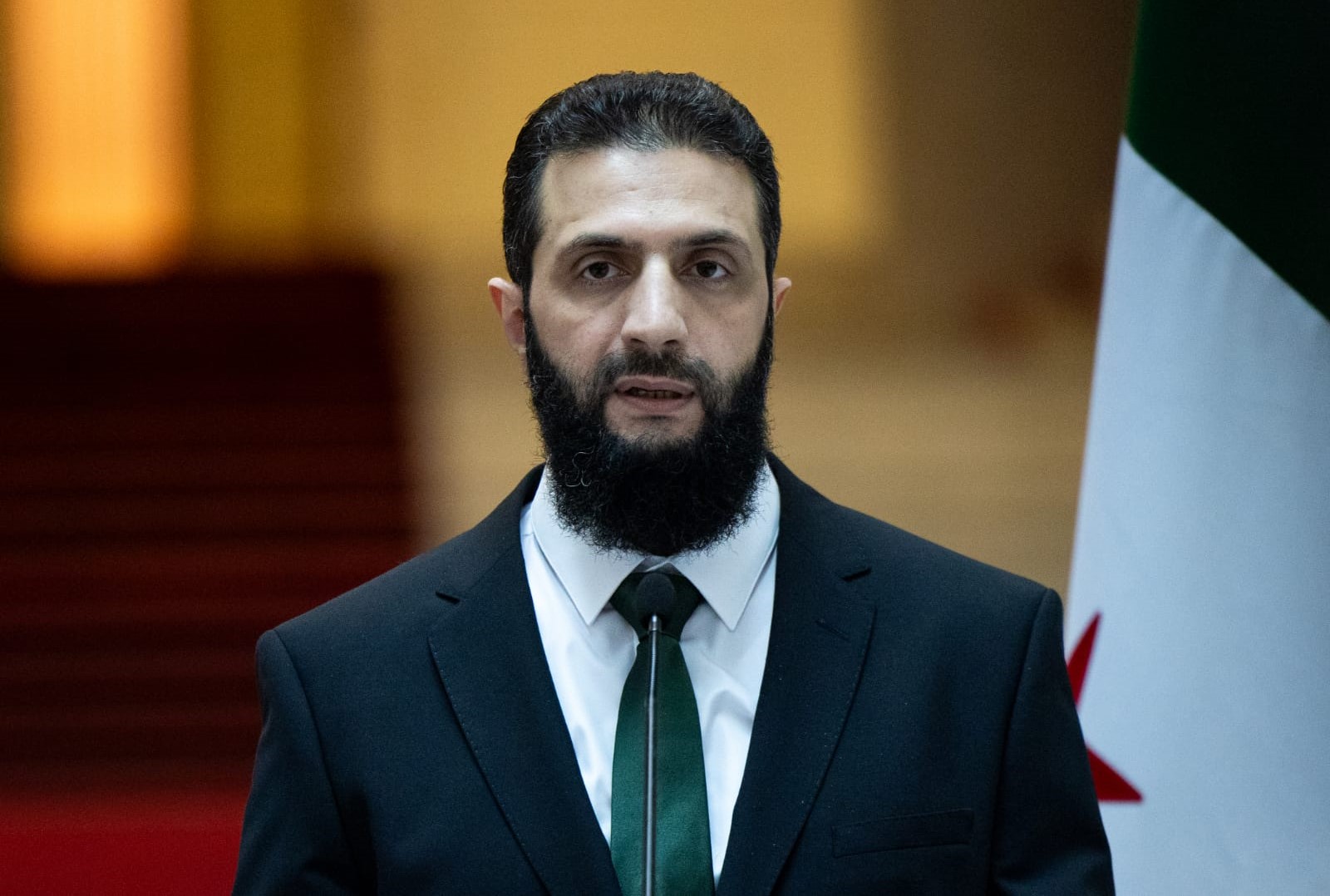 Suriye Cumhurbaşkanı Şara, Fransa Cumhurbaşkanı Macron ile görüştü