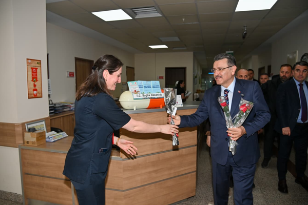 Başkan Genç’ten sağlık çalışanlarına ziyaret