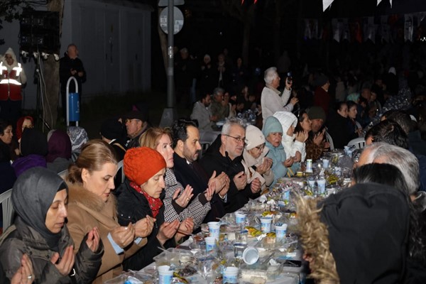 Başkan Hürriyet, vatandaşlarla aynı sofrada buluştu