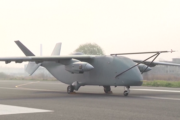 Dünyanın en büyük insansız kargo uçağı ilk uçuşunu gerçekleştirdi