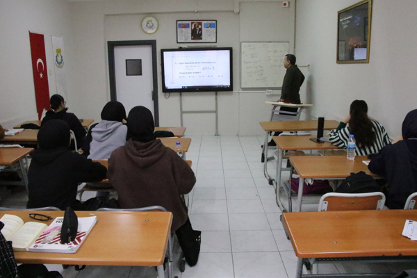 Haliliye’de öğrencilere yönelik kurslar veriliyor