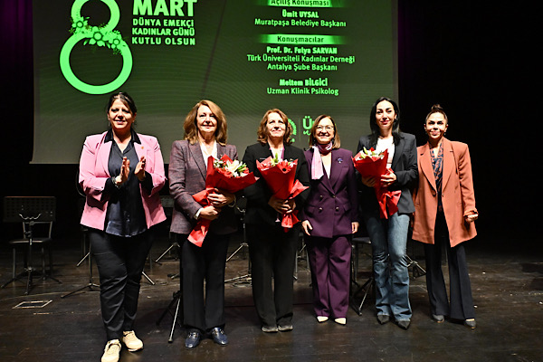 Muratpaşa’da 8 Mart Dünya Kadınlar Günü kutlandı