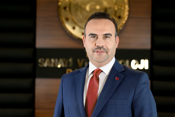 Kacır, Uluslararası Ekonomi Zirvesi’nde iş dünyasıyla buluştu